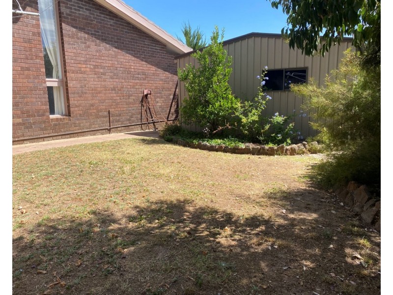 15 Button Street, Strathdale VIC 3550