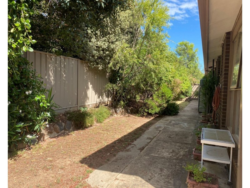 15 Button Street, Strathdale VIC 3550
