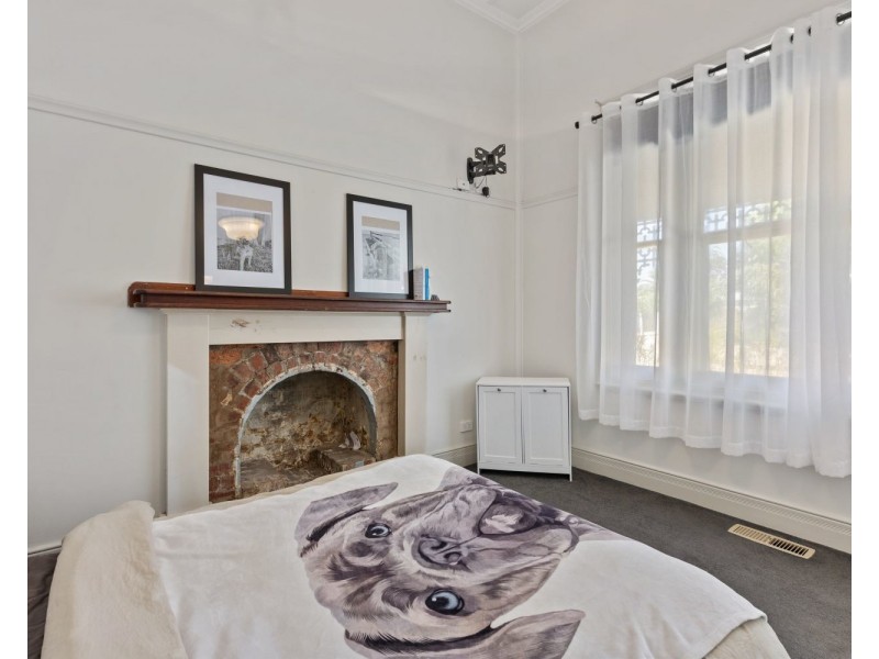 14 Bolt Street, Long Gully VIC 3550