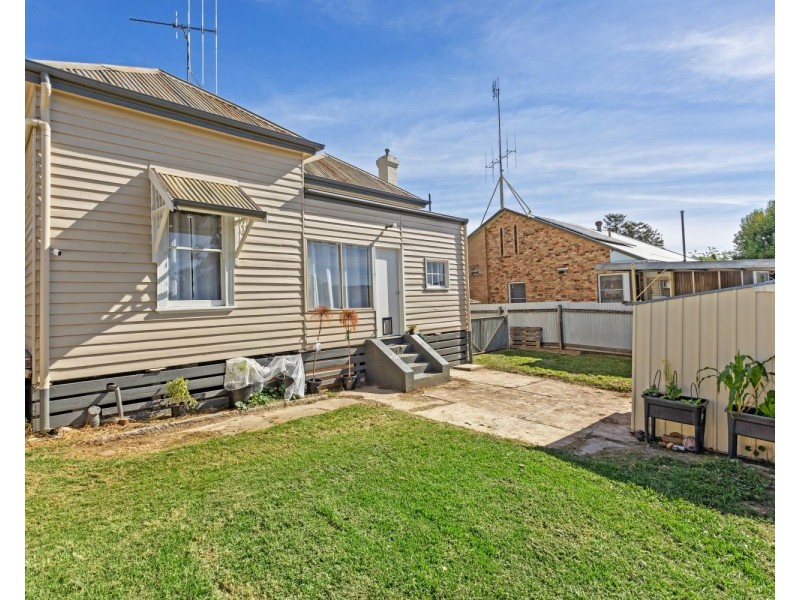 14 Bolt Street, Long Gully VIC 3550