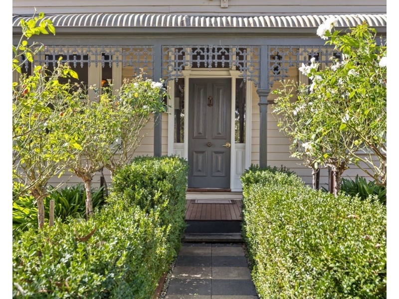 14 Bolt Street, Long Gully VIC 3550