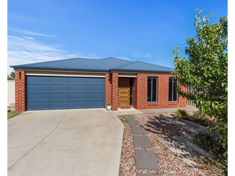 15 Lorikeet Avenue, Epsom VIC 3551