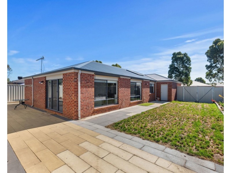 15 Lorikeet Avenue, Epsom VIC 3551