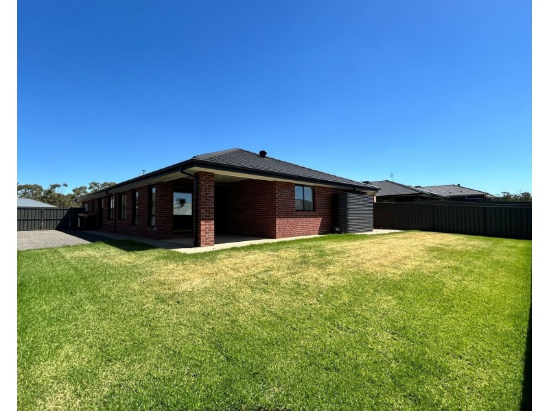 12 Campbell Road, Huntly VIC 3551