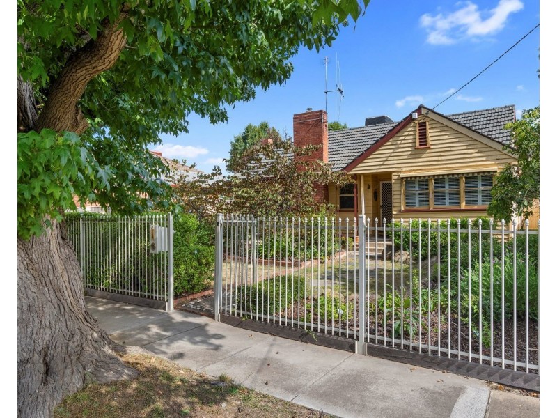 2 Carter Street, Flora Hill VIC 3550