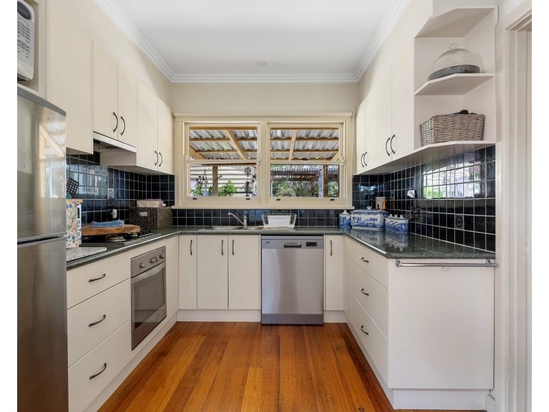 2 Carter Street, Flora Hill VIC 3550