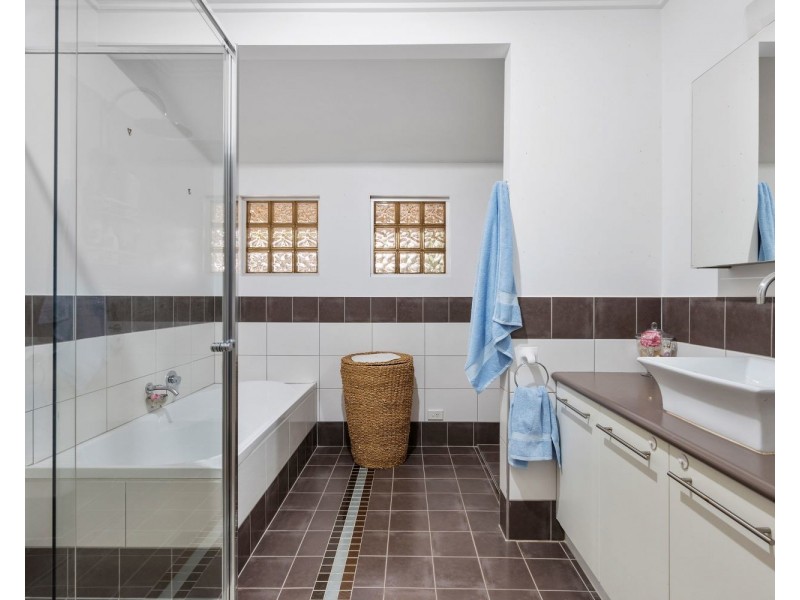 2 Carter Street, Flora Hill VIC 3550