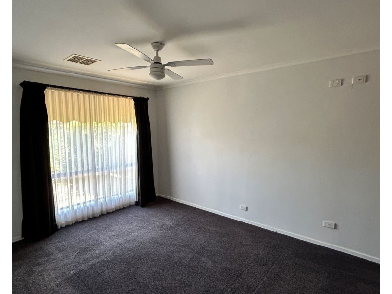 37 Balmoral Drive, Golden Square VIC 3555