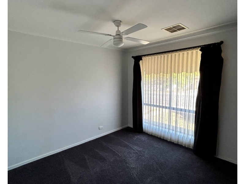 37 Balmoral Drive, Golden Square VIC 3555