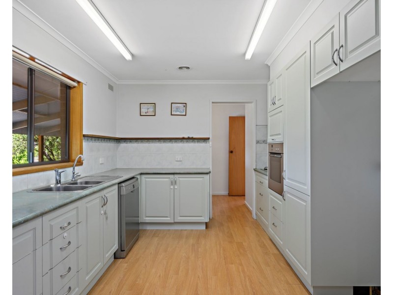 4 Golf Course Road, Epsom VIC 3551