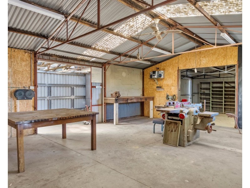 4 Golf Course Road, Epsom VIC 3551