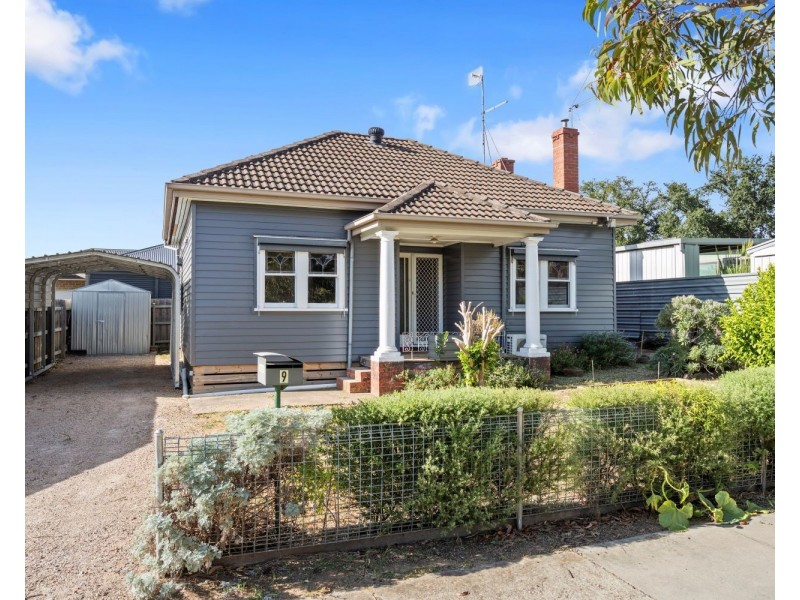 9 Hodgkinson Street, Kennington VIC 3550