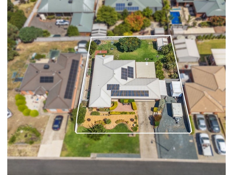 18 Jackman Court, Golden Square VIC 3555