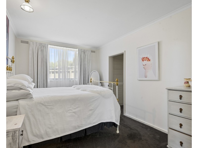 45 Holmes Road, Long Gully VIC 3550