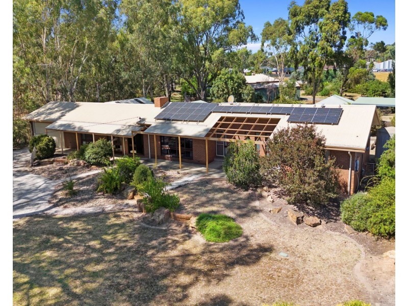 4 Golf Course Road, Epsom VIC 3551