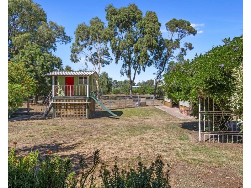 4 Golf Course Road, Epsom VIC 3551