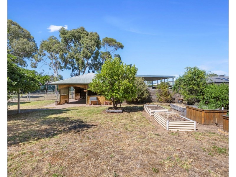 4 Golf Course Road, Epsom VIC 3551