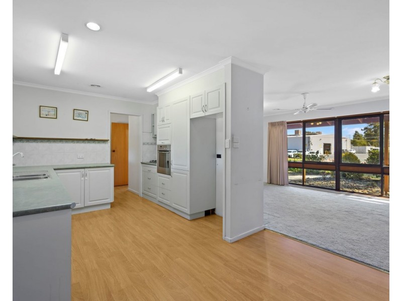 4 Golf Course Road, Epsom VIC 3551