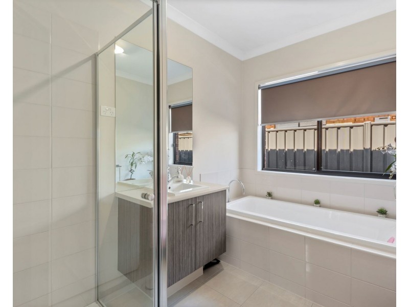 12 Aspect Drive, Huntly VIC 3551