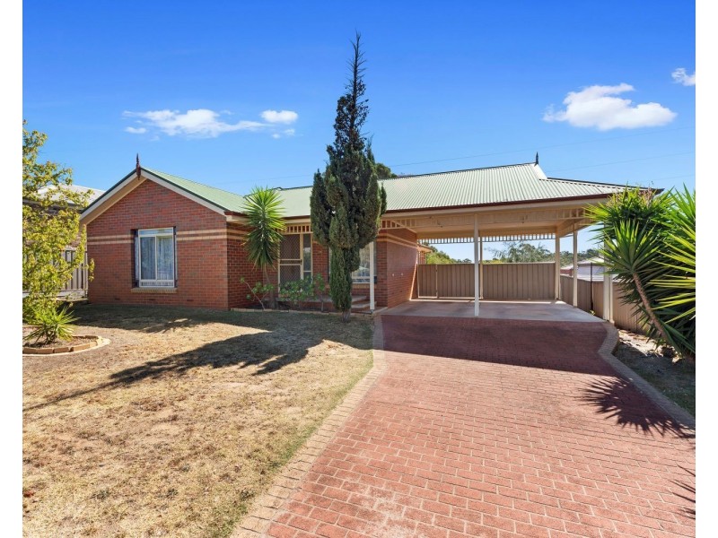 22 Derby Grove, Flora Hill VIC 3550