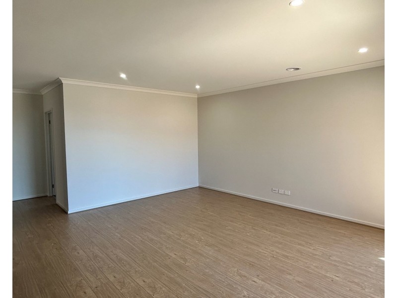 17 Sendock Parade, Huntly VIC 3551