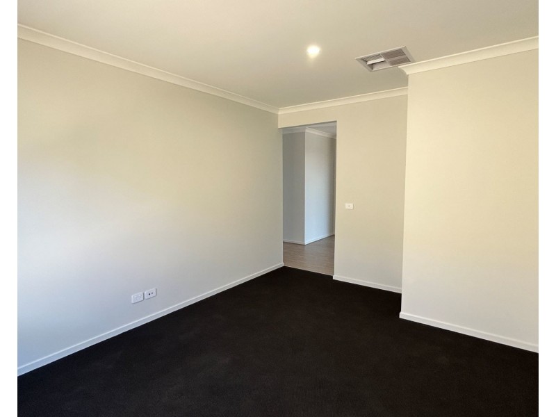 17 Sendock Parade, Huntly VIC 3551