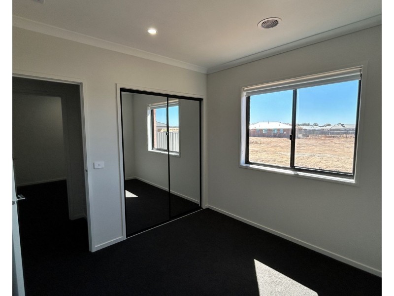 17 Sendock Parade, Huntly VIC 3551