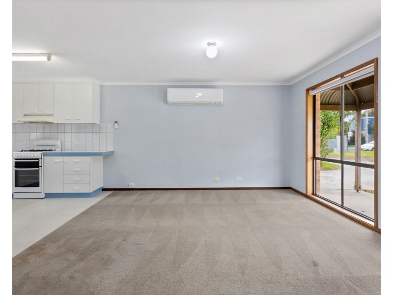 1/2 Towers Street, Flora Hill VIC 3550