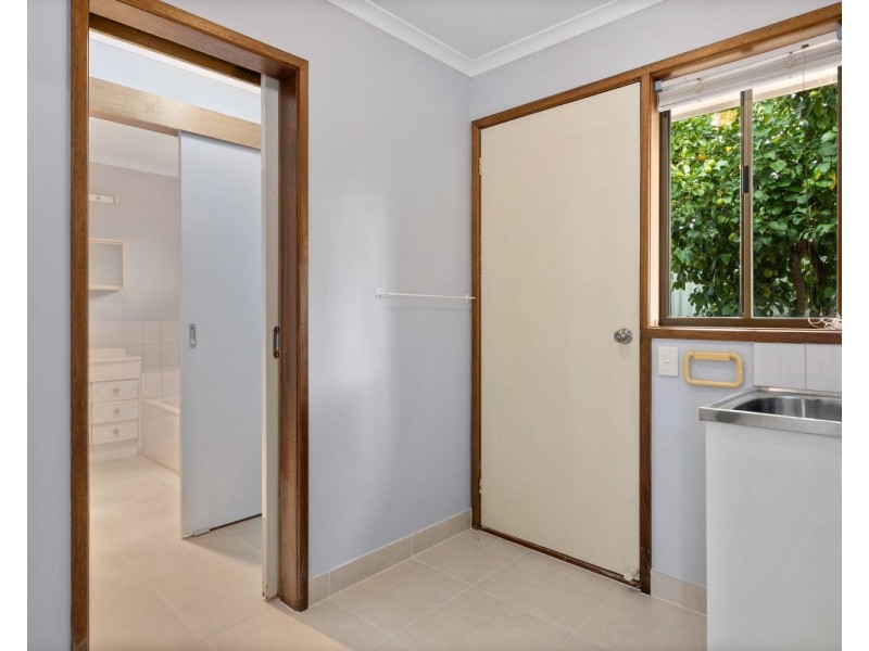 1/2 Towers Street, Flora Hill VIC 3550