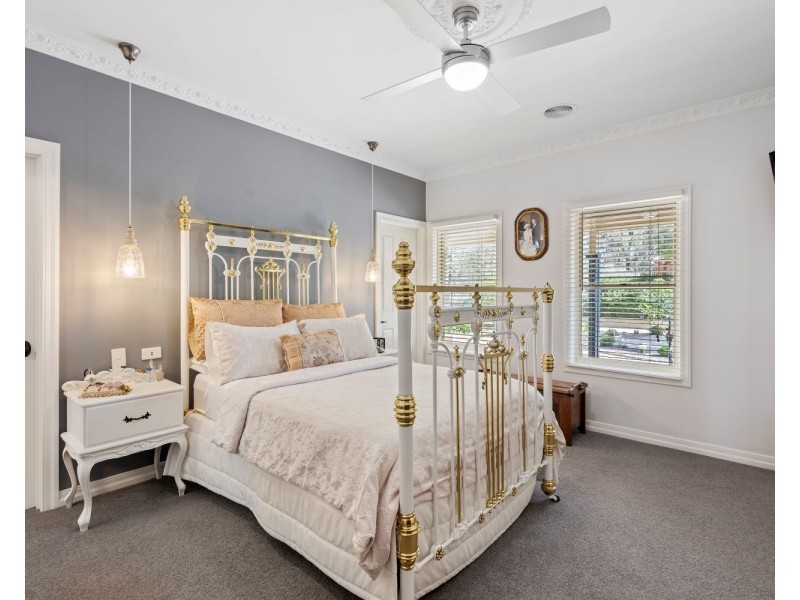 12 Cameron Court, Huntly VIC 3551