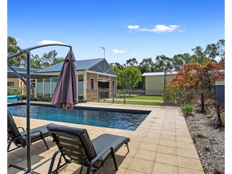 12 Cameron Court, Huntly VIC 3551
