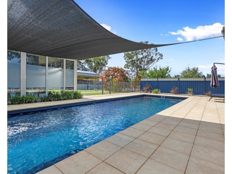 12 Cameron Court, Huntly VIC 3551