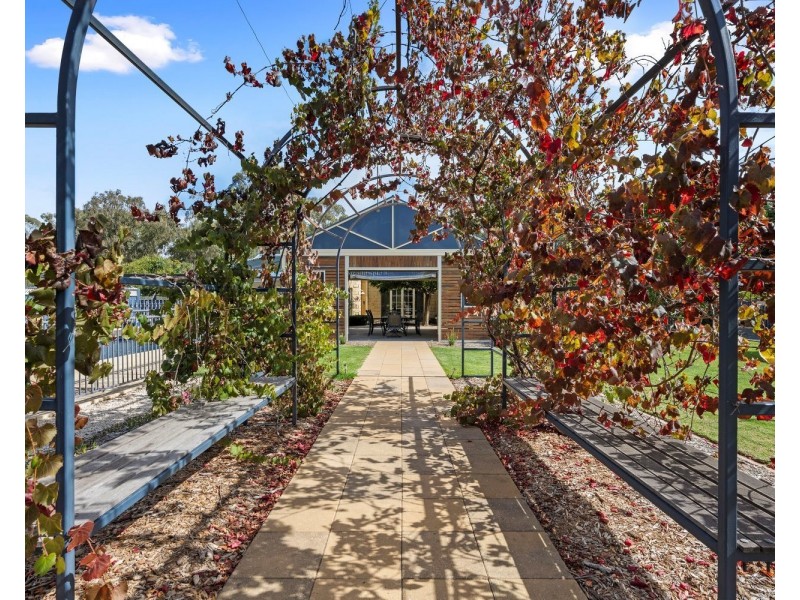 12 Cameron Court, Huntly VIC 3551