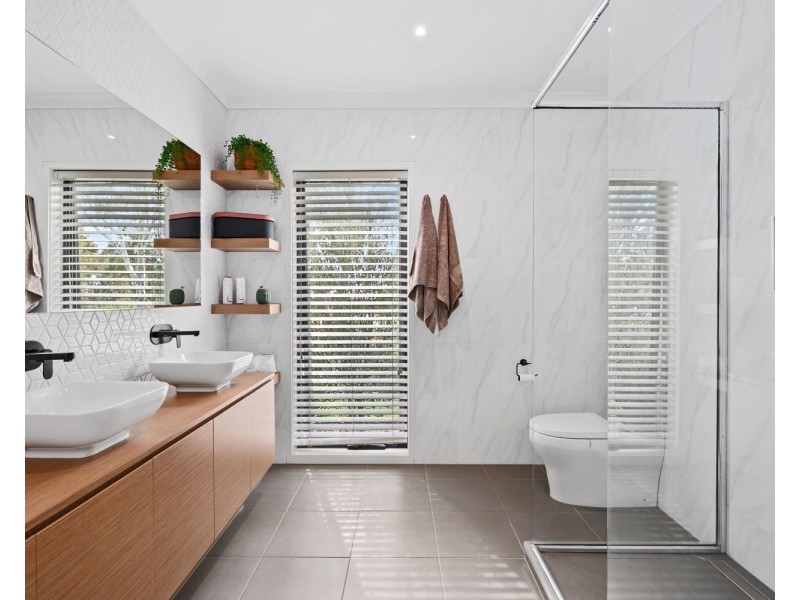 7 McEniry Way, Strathfieldsaye VIC 3551