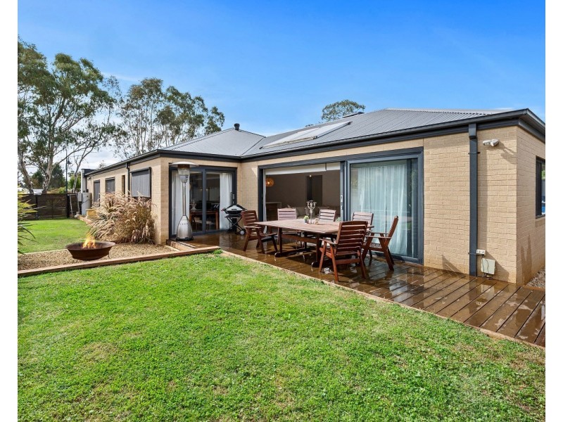 7 McEniry Way, Strathfieldsaye VIC 3551