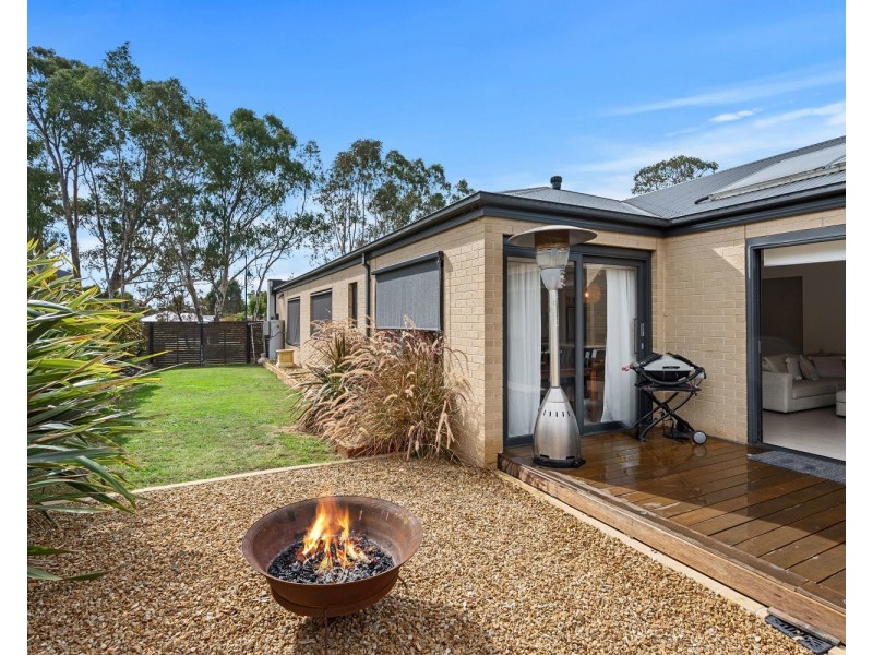 7 McEniry Way, Strathfieldsaye VIC 3551