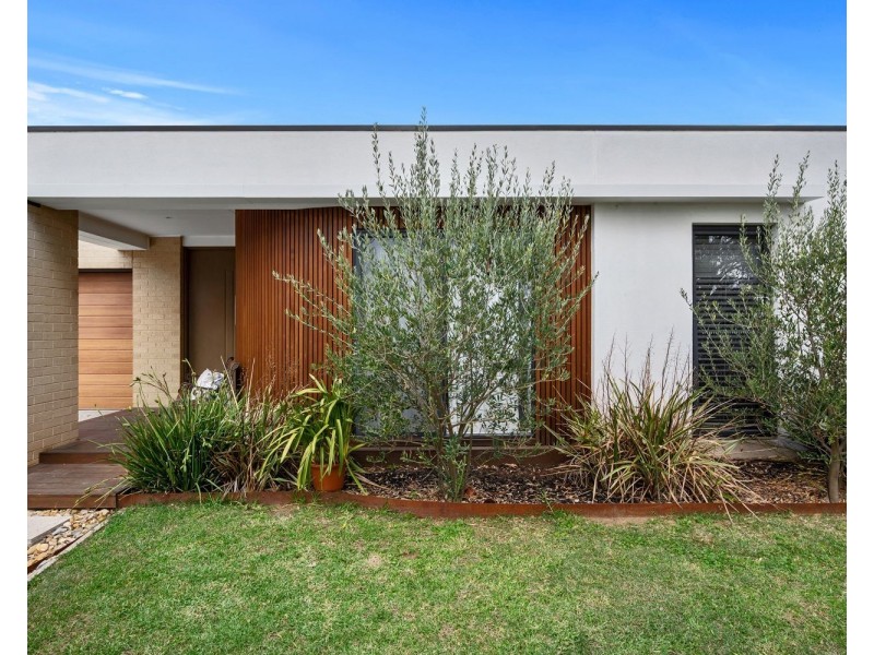 7 McEniry Way, Strathfieldsaye VIC 3551
