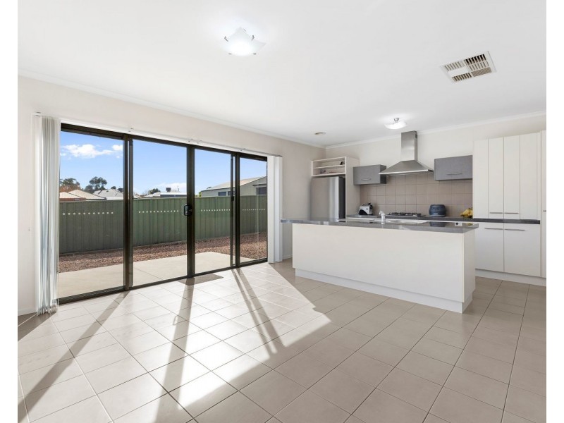 14 St James Wood Drive, North Bendigo VIC 3550