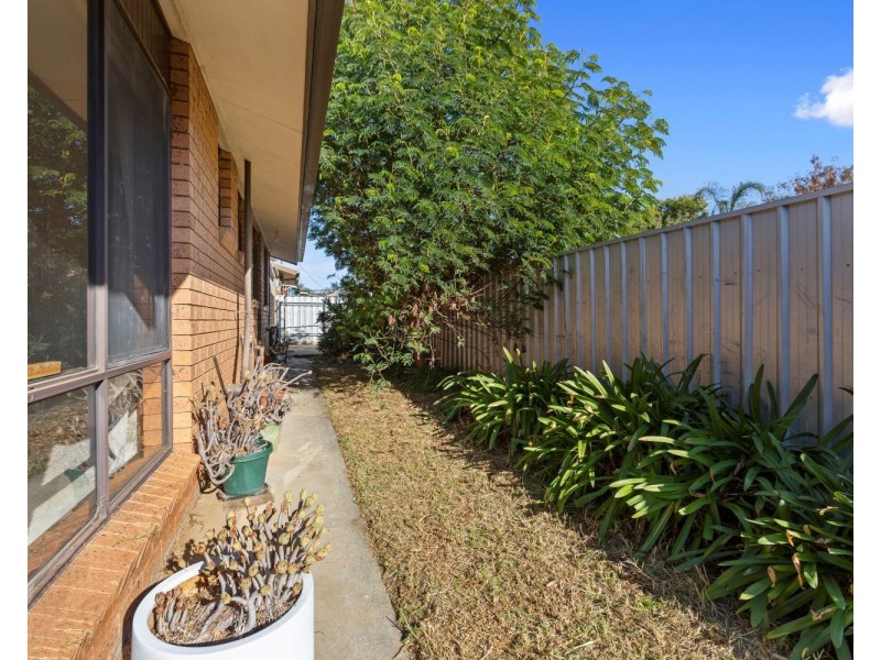 2/24 Burnside Street, Eaglehawk VIC 3556