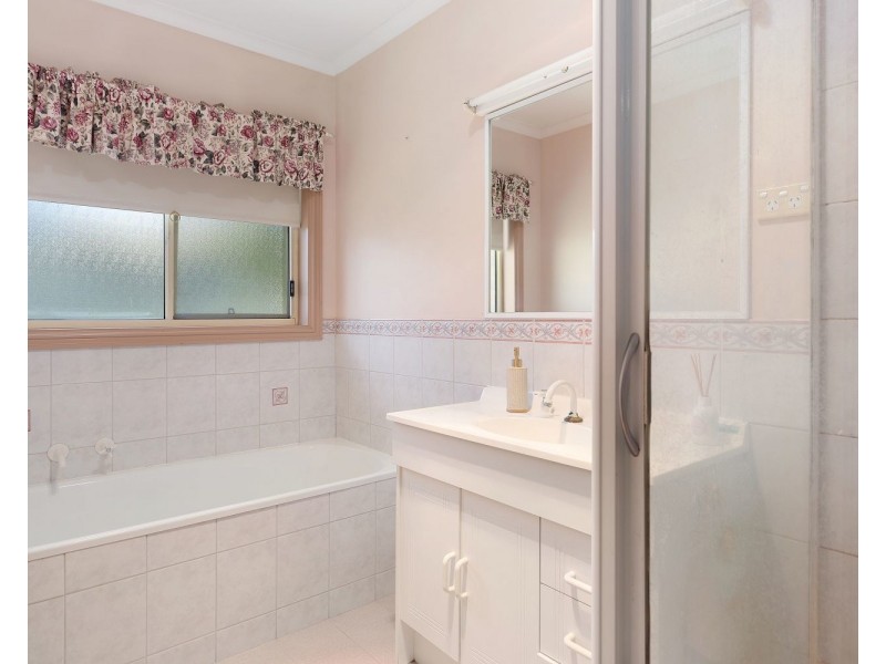 5 Kate Close, Kennington VIC 3550