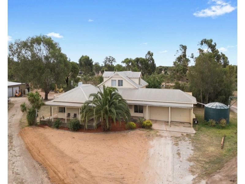 106 Mckinnons Road, Lockwood VIC 3551