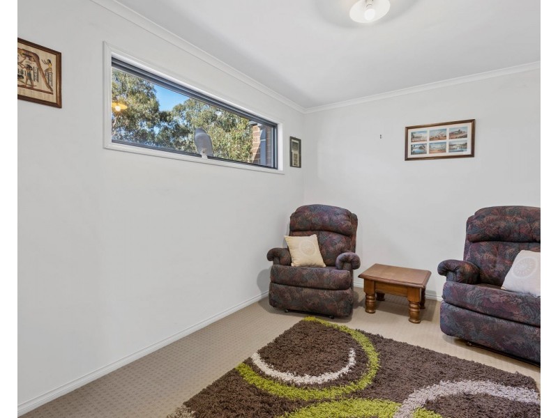 17 Parker Street, California Gully VIC 3556