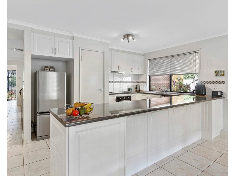 17 Parker Street, California Gully VIC 3556