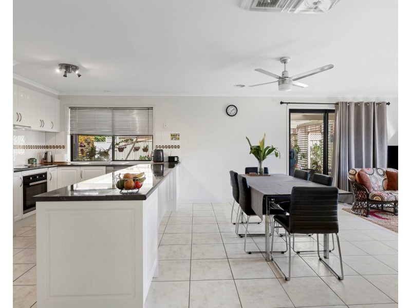 17 Parker Street, California Gully VIC 3556