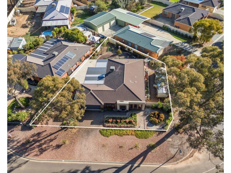 17 Parker Street, California Gully VIC 3556