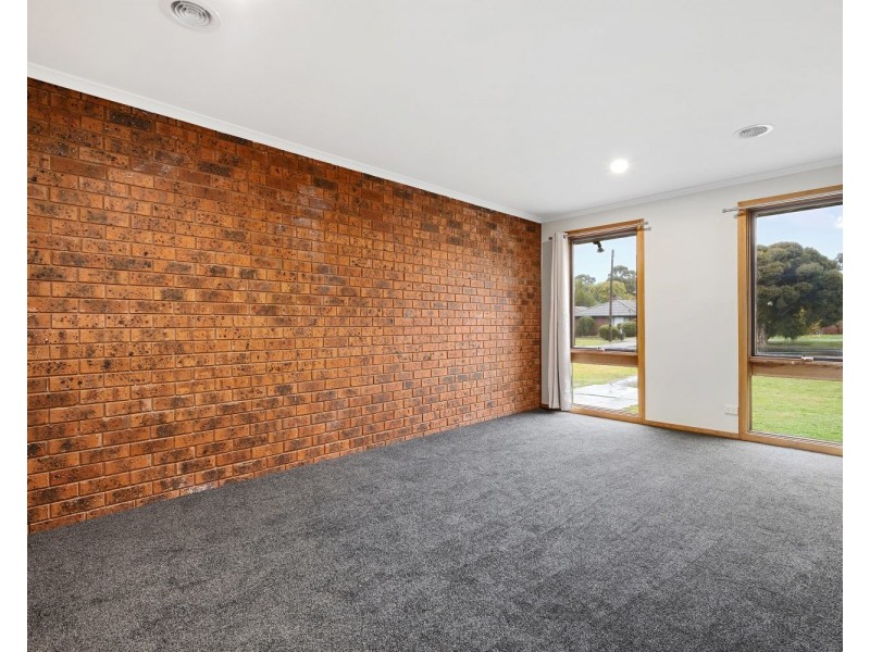 90 Symonds Street, Golden Square VIC 3555