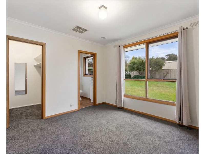 90 Symonds Street, Golden Square VIC 3555