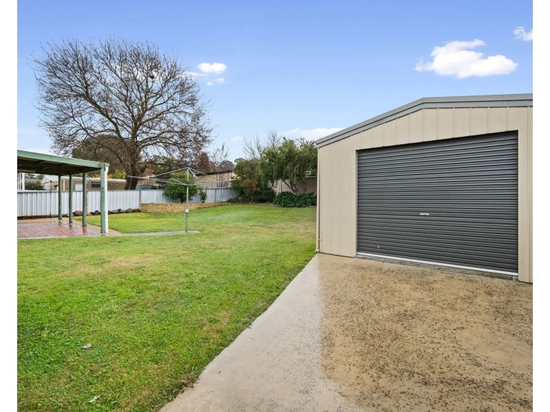 90 Symonds Street, Golden Square VIC 3555