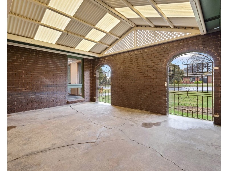 90 Symonds Street, Golden Square VIC 3555