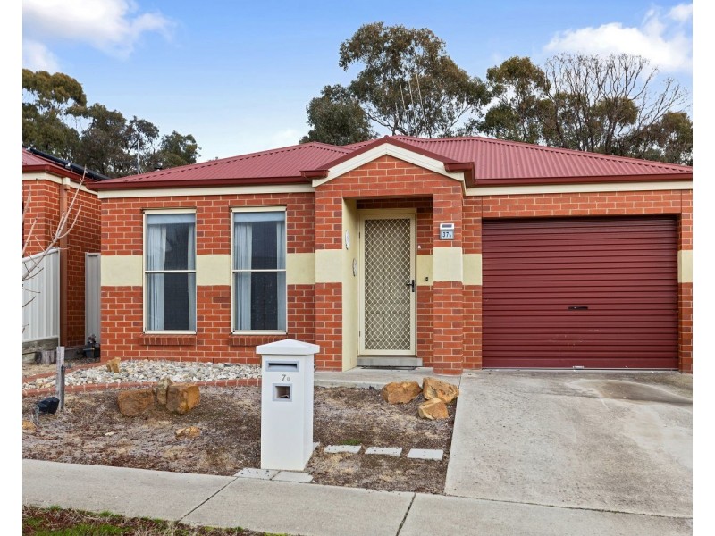 37b Grevillea Avenue, Kangaroo Flat VIC 3555
